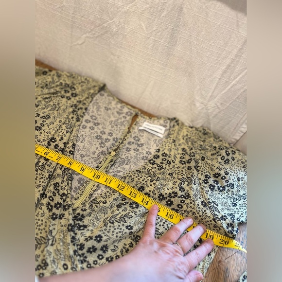 Floral Sage Green Wrap Romper - Urban Outfitters - Size L - Picture 4 of 12